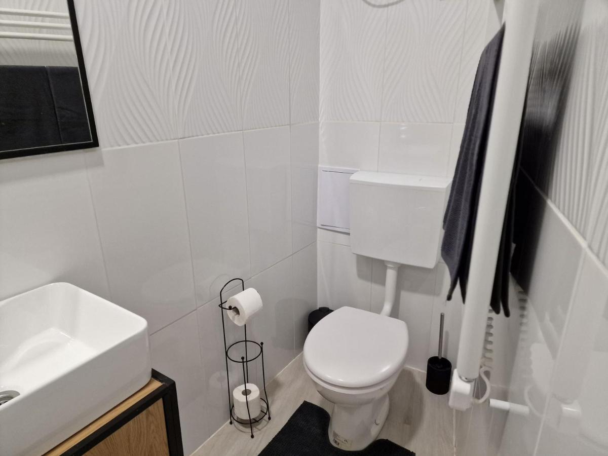 Schmidt Apartman Miskolc Belvarosaban Zewnętrze zdjęcie